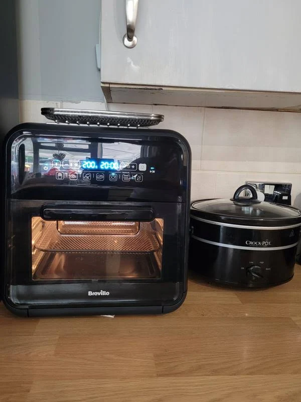 our own purchase testing view of breville halo rotisserie air fryer oven rotisserie air fryer uk.webp our unboxing package arrival home office for several weeks to months